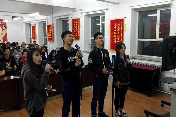 william威廉中文官网社团联合会举办“喜迎国庆,唱响未来”主题文艺晚会12.jpg william威廉中文官网社团联合会举办“喜迎国庆,唱响未来”主题文艺晚会12.jpg